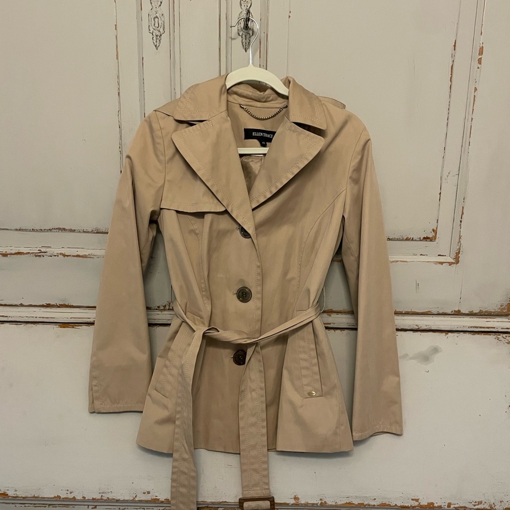 Classic beige rain jacket with removable hood